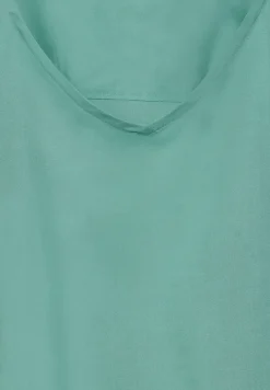 T-shirt blouse