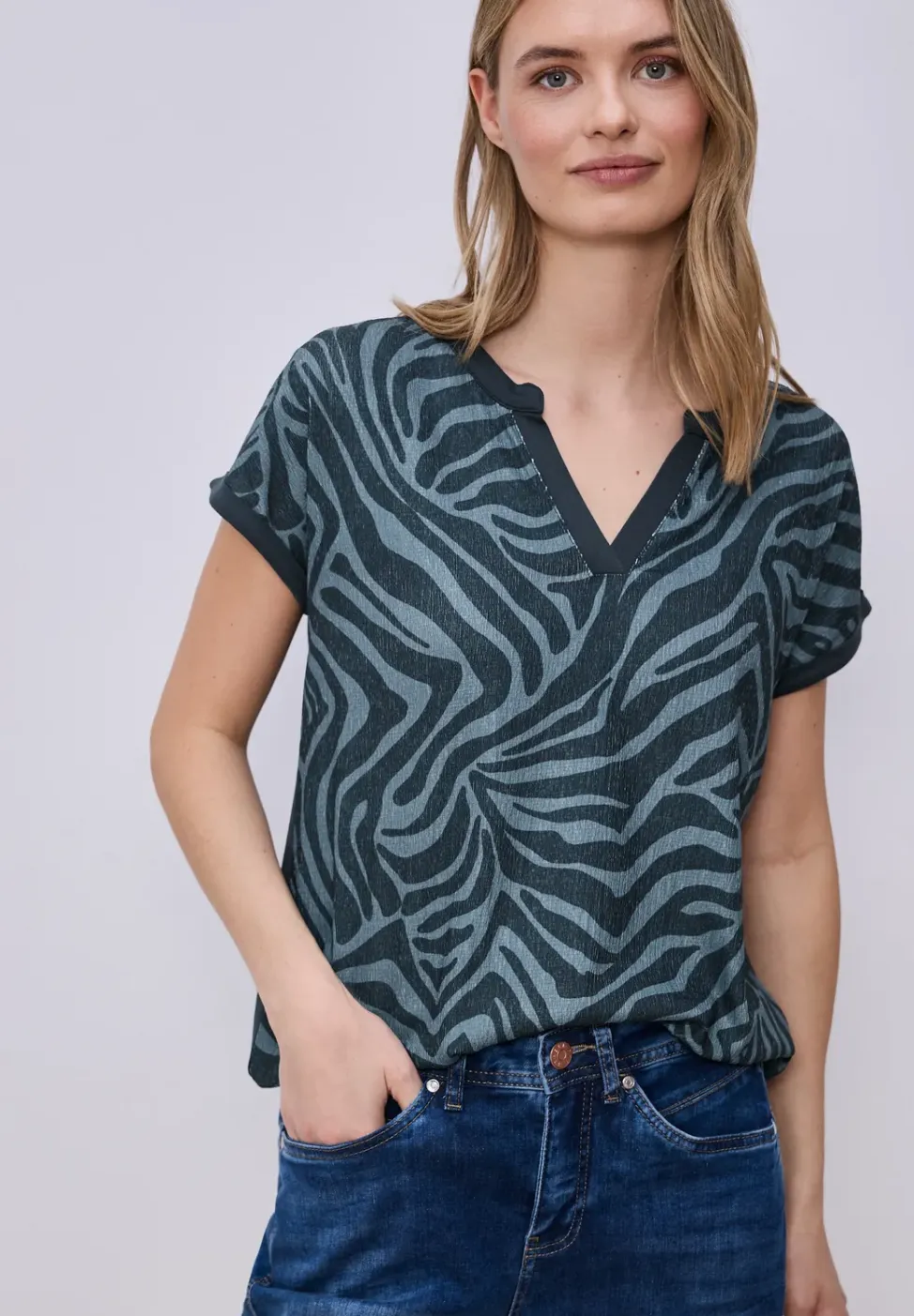 T-shirt met split neck en elastische zoom