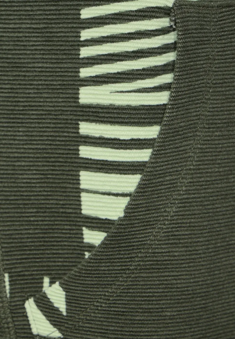 T-shirt met zeer ruime kraag