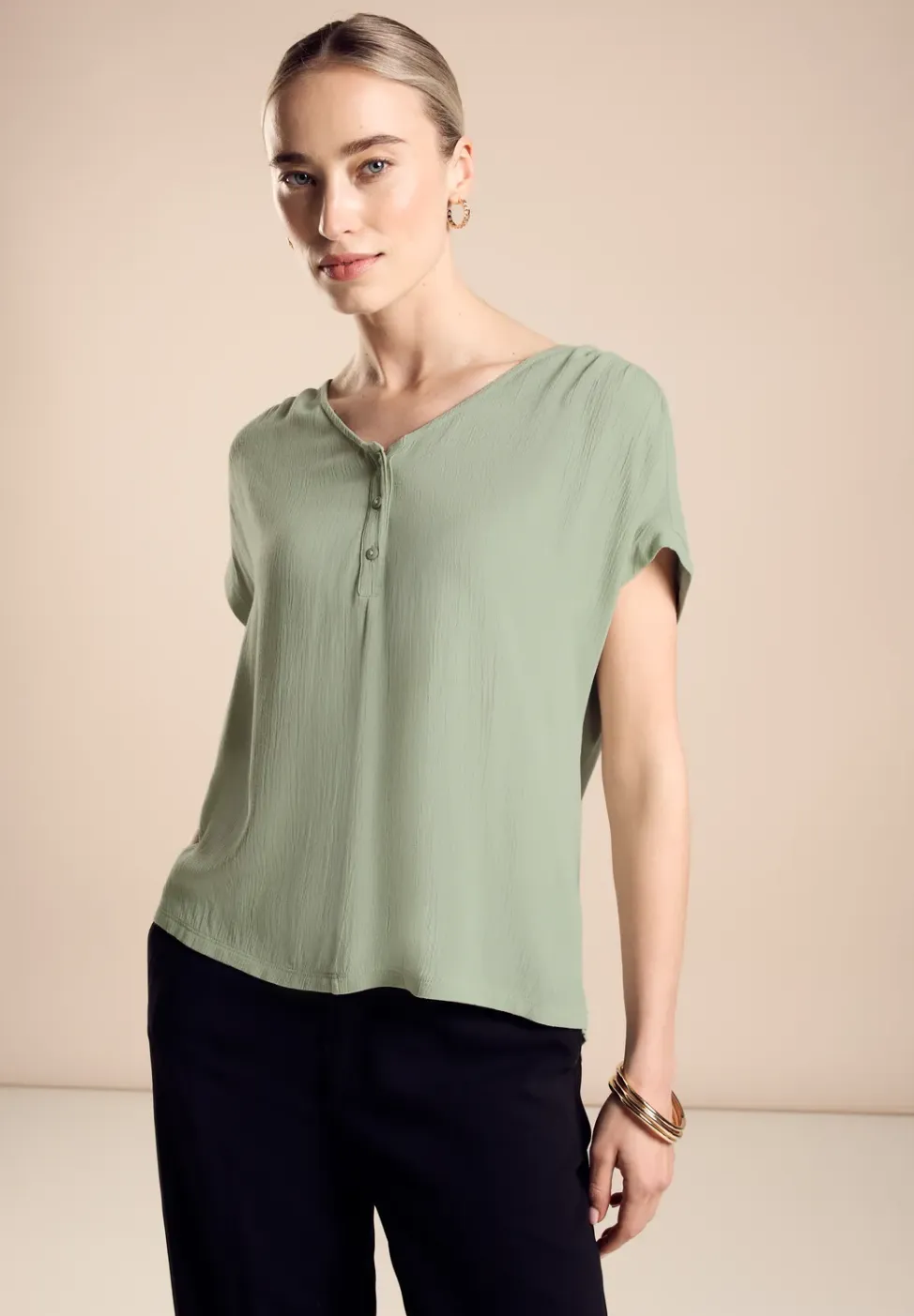 T-shirt van materiaalmix