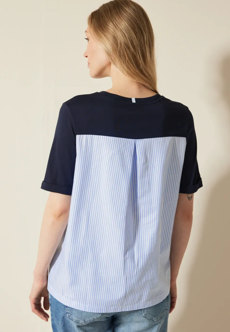 T-shirt van materiaalmix