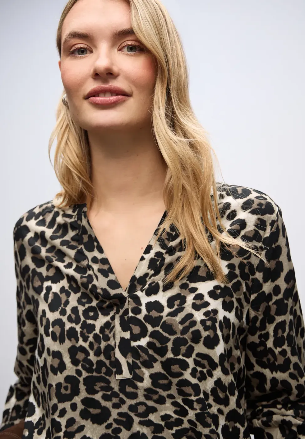 Tuniek Leo