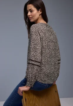Tuniek van Leo met tape details