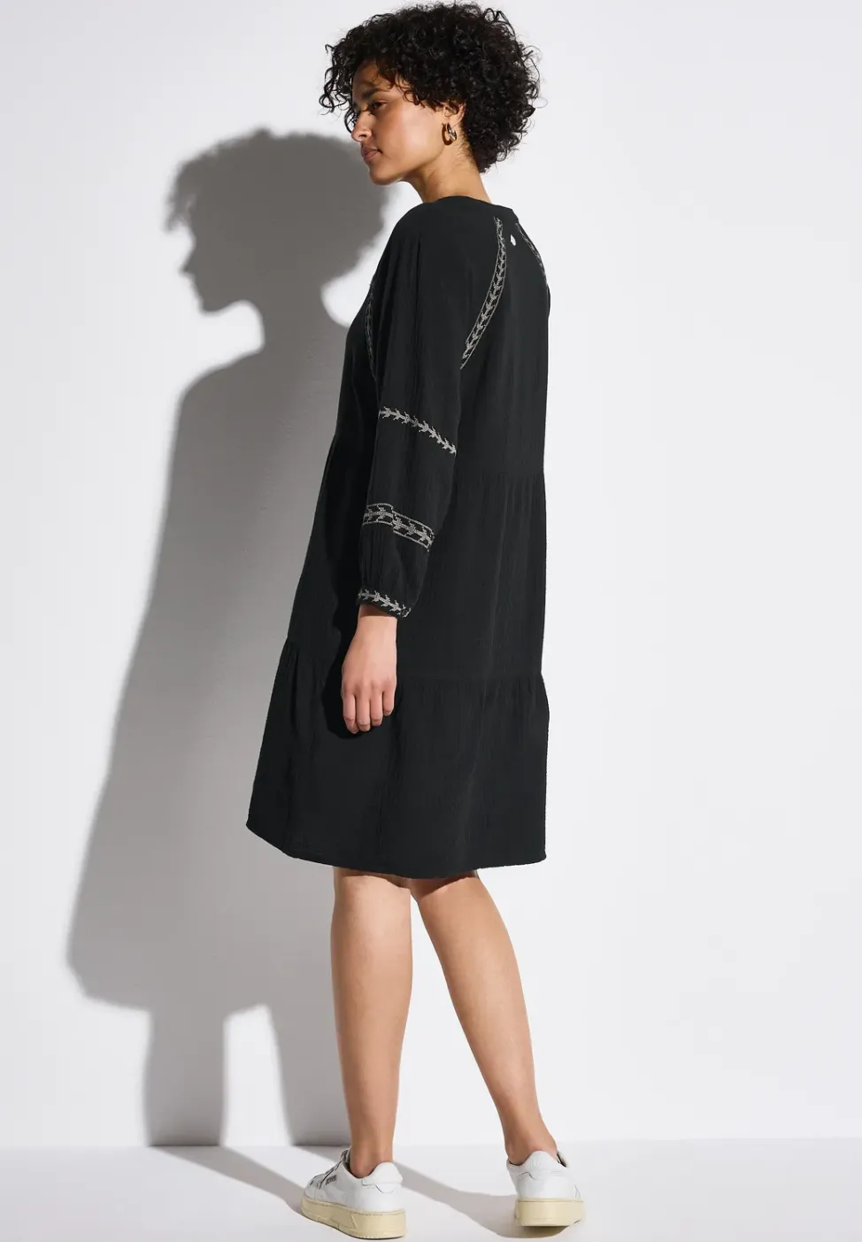 Tuniekjurk met borduursel