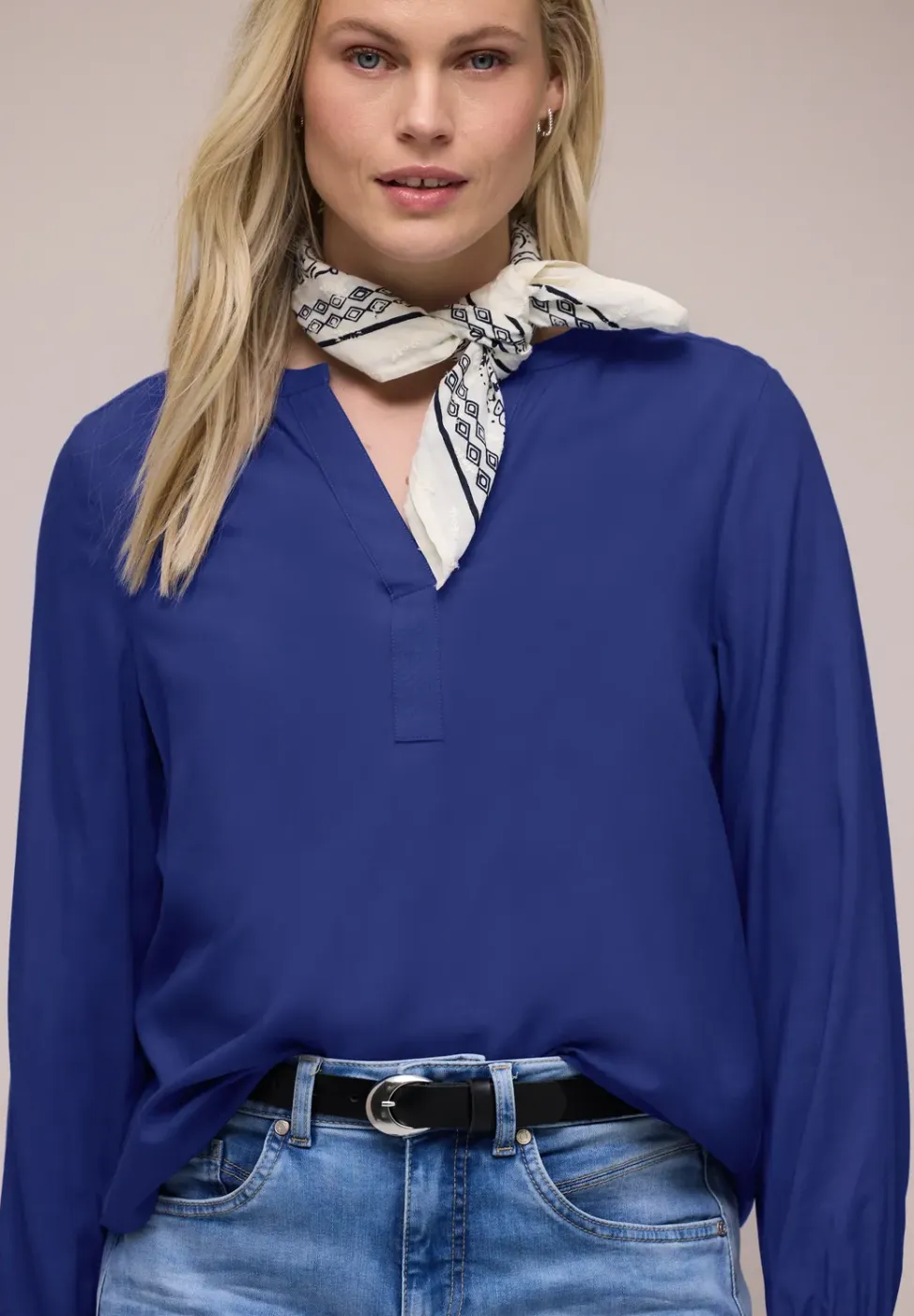 Tuniek met gespleten hals