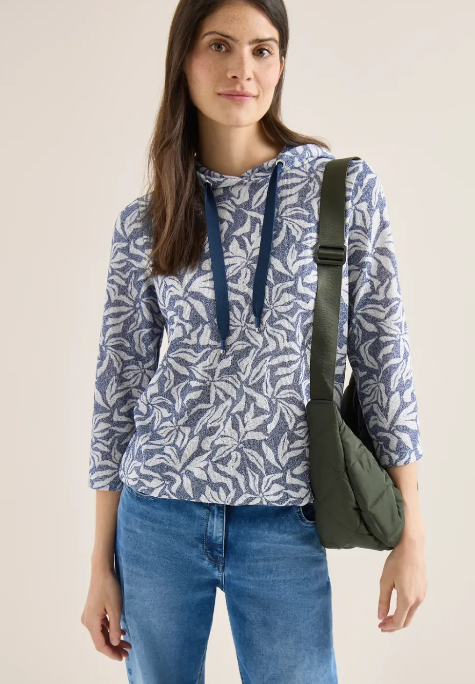 Tweekleurig shirt met capuchon