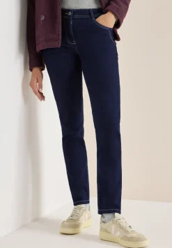 Uitgerolde casual jeans