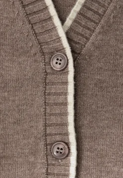 Vest met contrasterende details