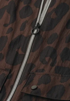 Vest met opstaande kraag en leopatroon