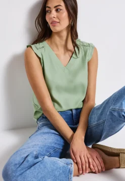 V-hals top met gehaakte details