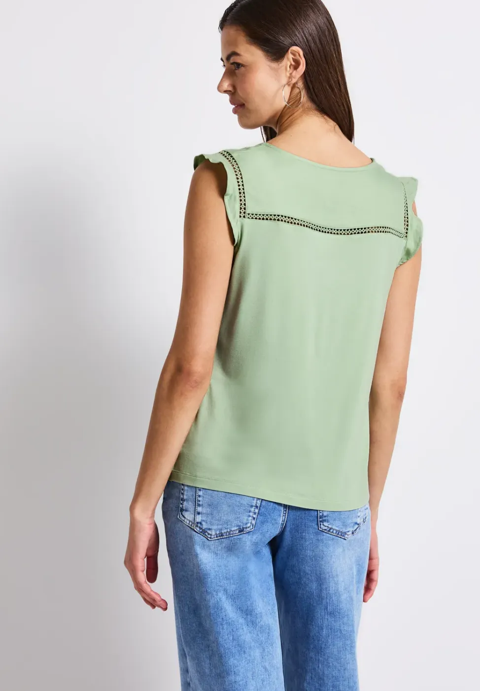 V-hals top met gehaakte details