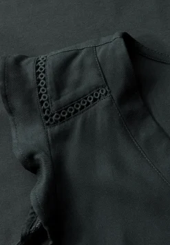 V-hals top met gehaakte details