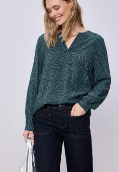 Voorgevormde blouse