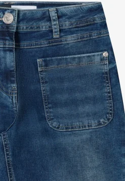 Wide Leg Patch Pocket Jeans
