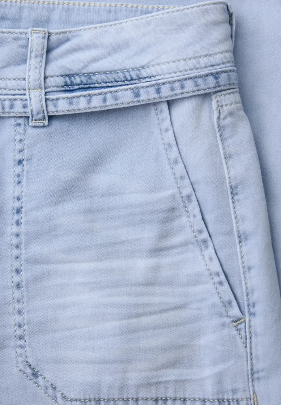 Wide Legs in gebleekte look