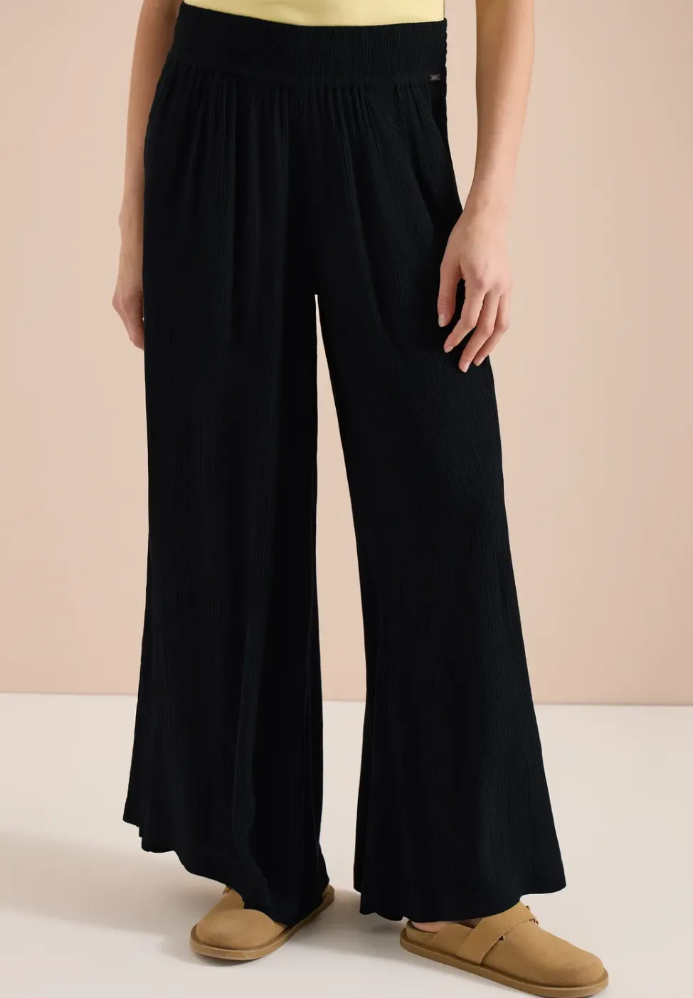 Wide Legs broek met crêpe structuur