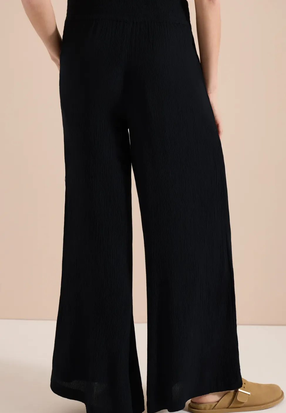 Wide Legs broek met crêpe structuur
