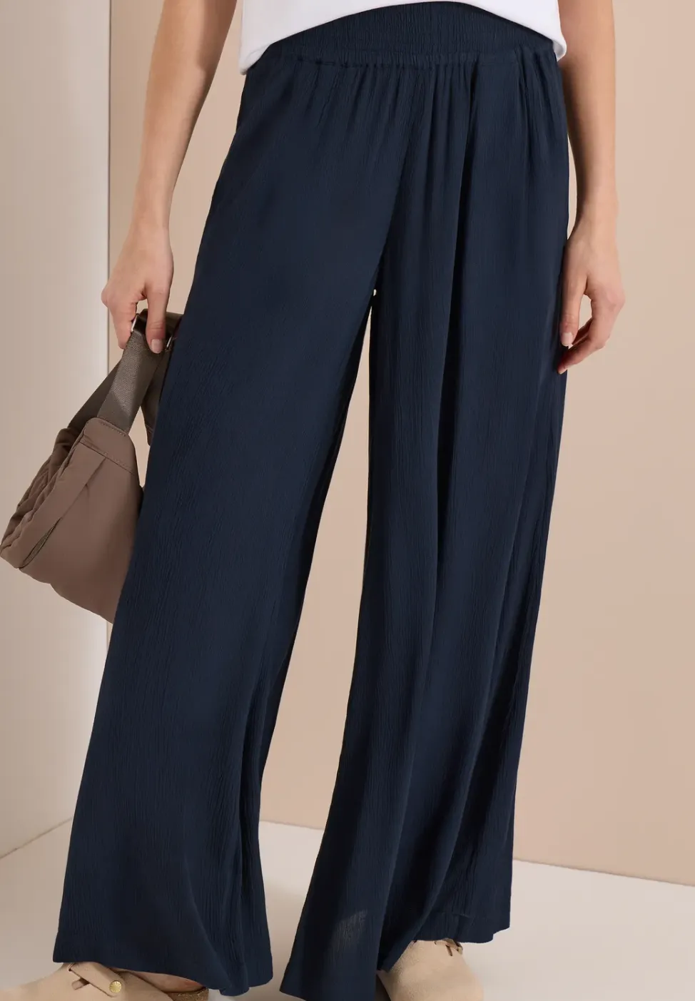 Wide Legs broek met crêpe structuur