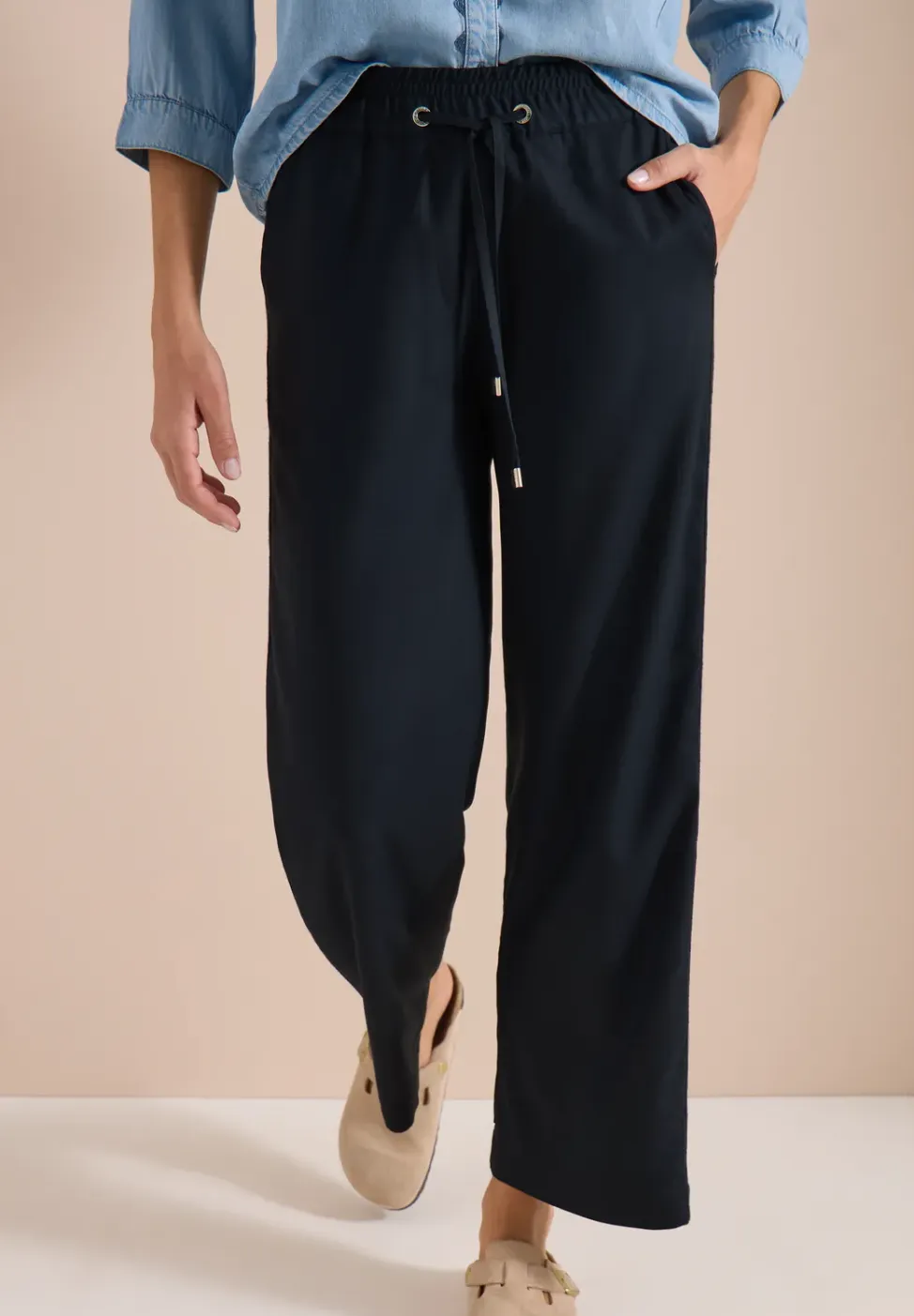 Wide Legs broek met ton-sur-ton tape detail