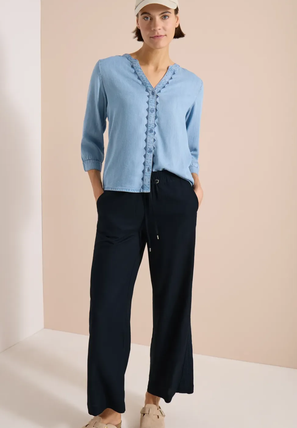 Wide Legs broek met ton-sur-ton tape detail