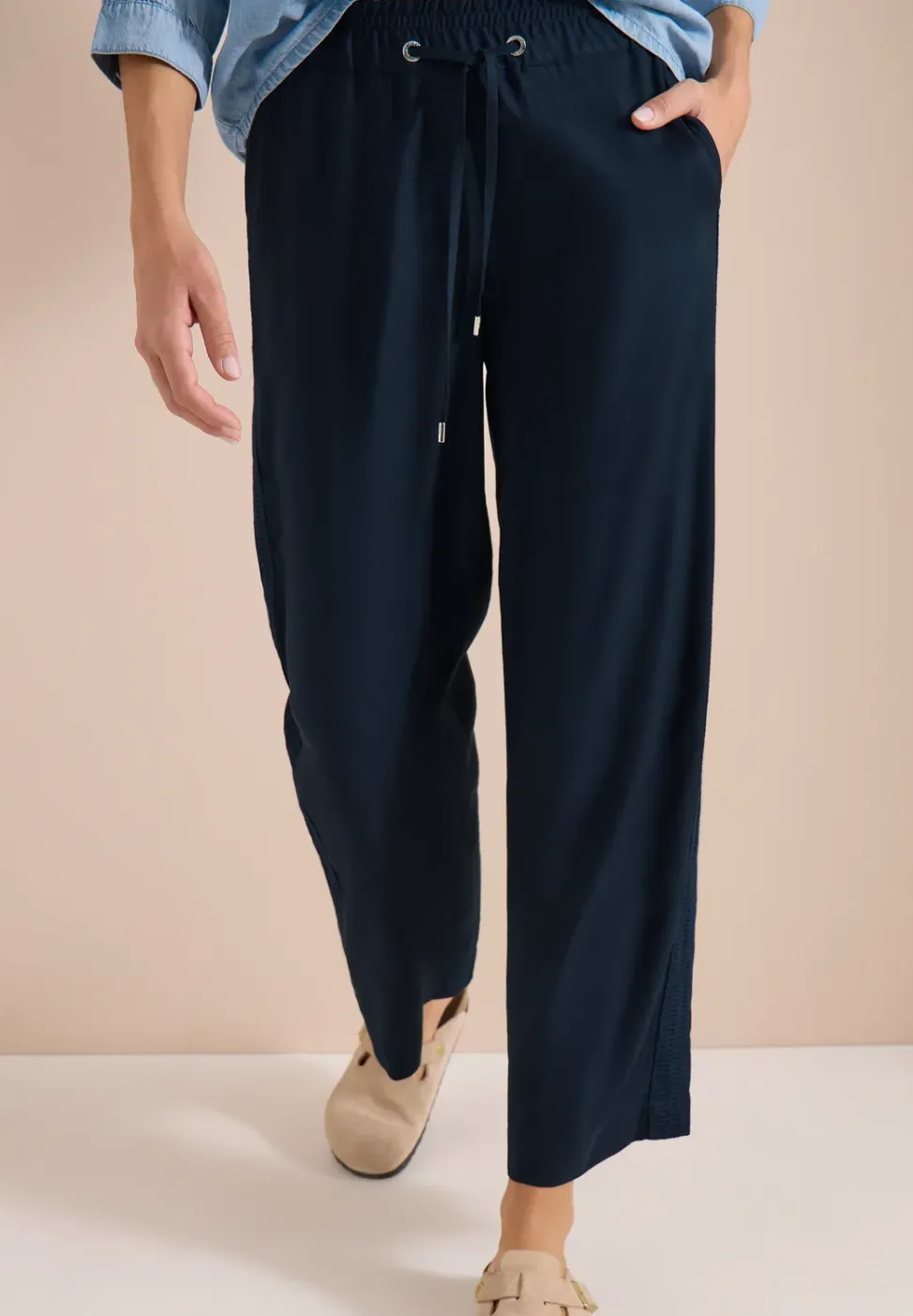 Wide Legs broek met ton-sur-ton tape detail