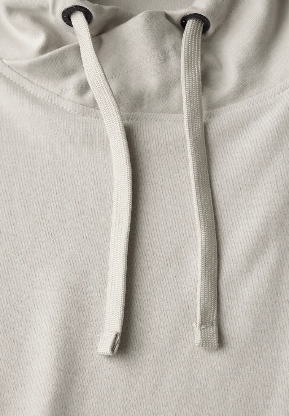 Zacht shirt met trechtervormige hals