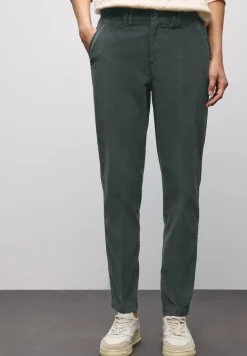 Zachte fluwelen chino