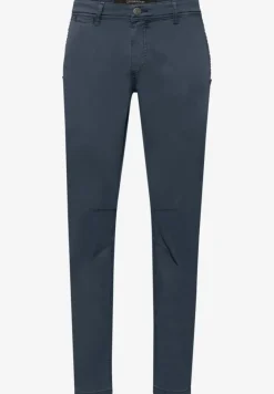 Zachte chino's in een verwassen look