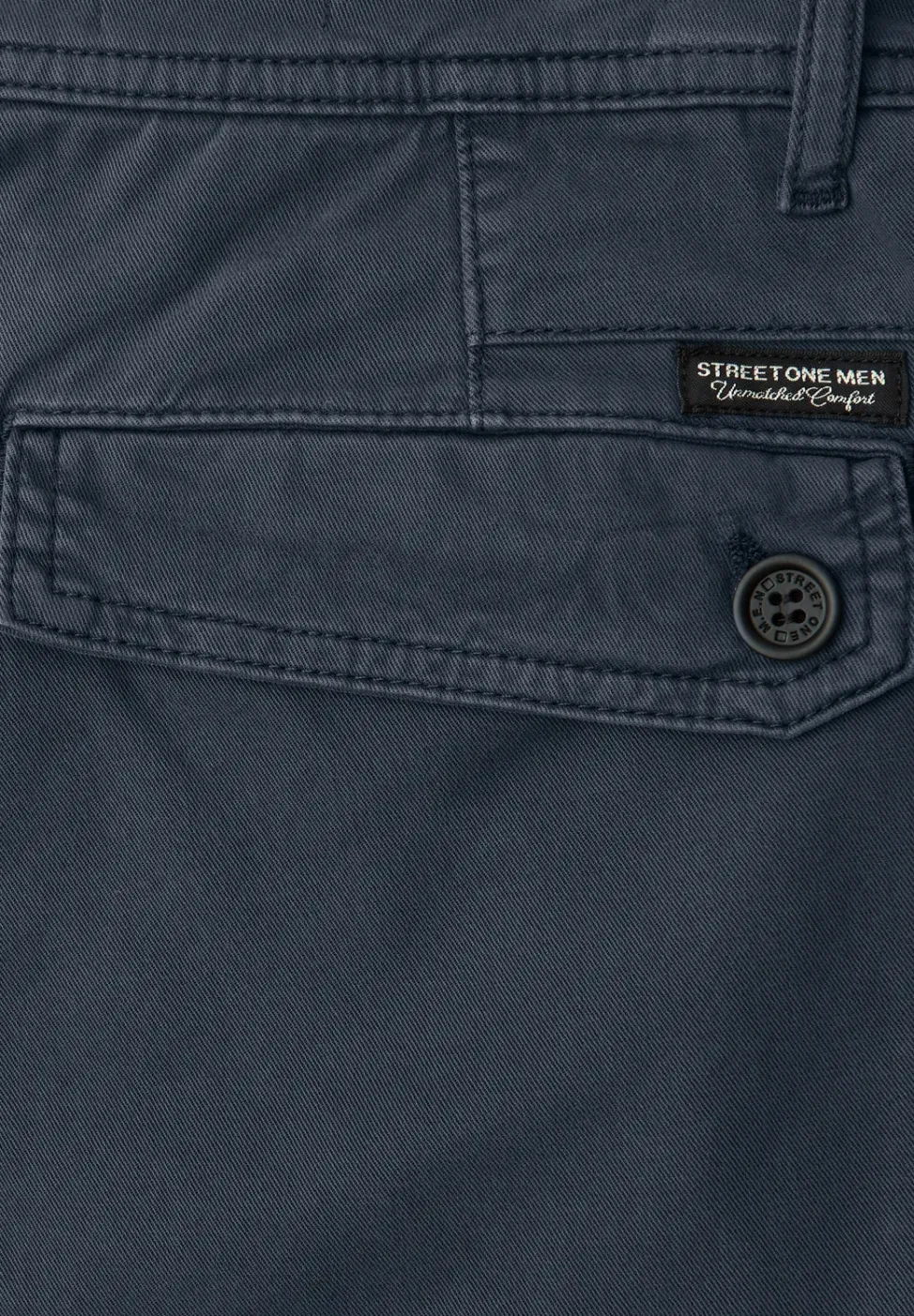 Zachte chino's in een verwassen look